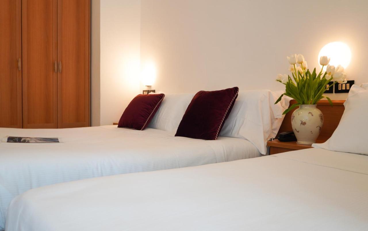 Sunset Hotel 4*